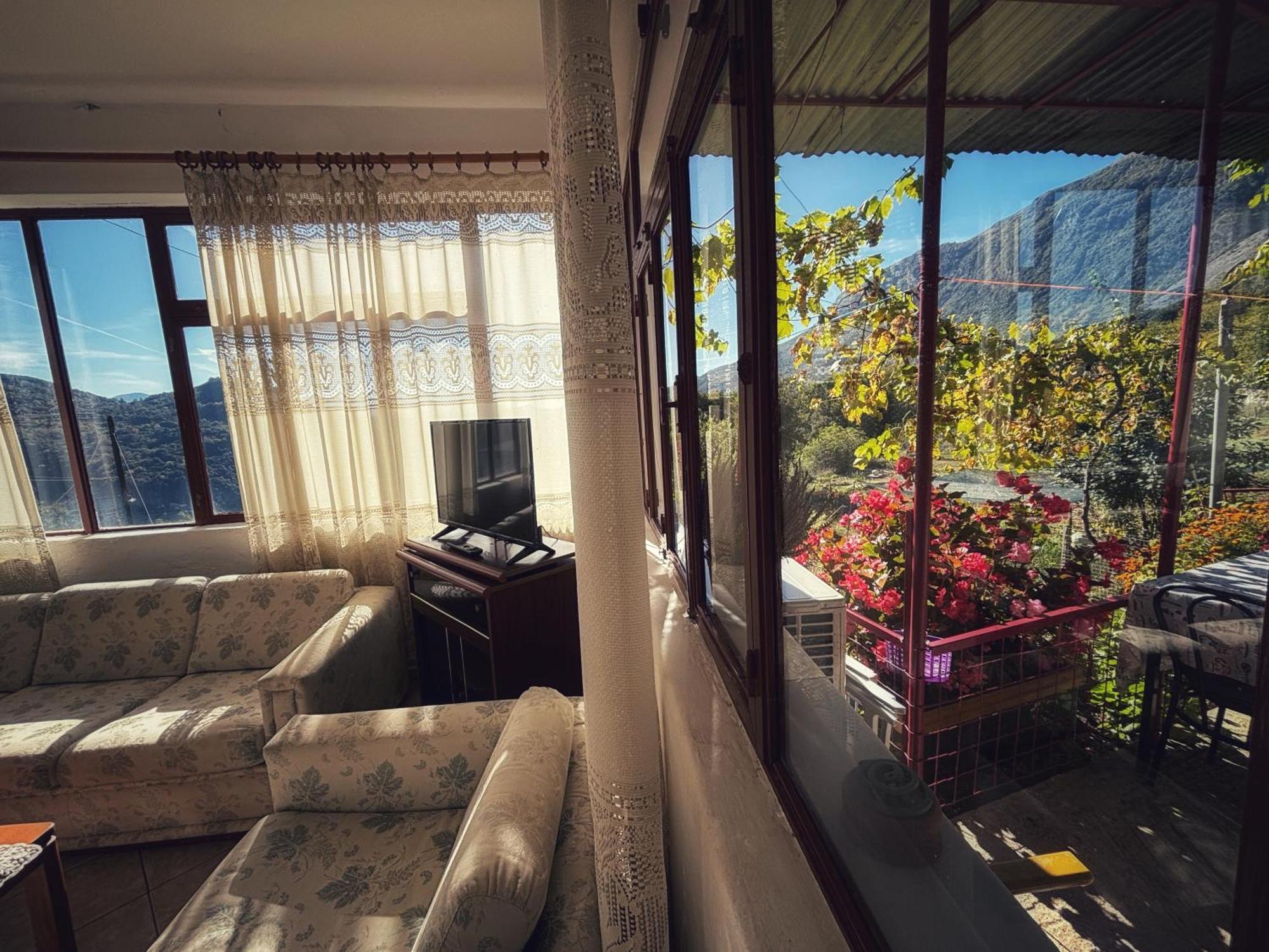 Georgaras Accommodation Platanoussa Εξωτερικό φωτογραφία