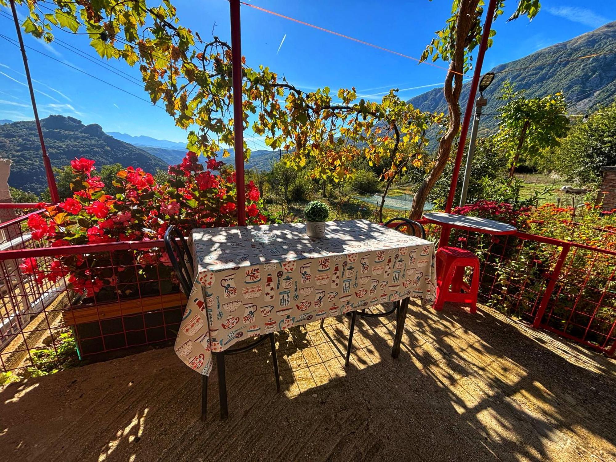 Georgaras Accommodation Platanoussa Εξωτερικό φωτογραφία